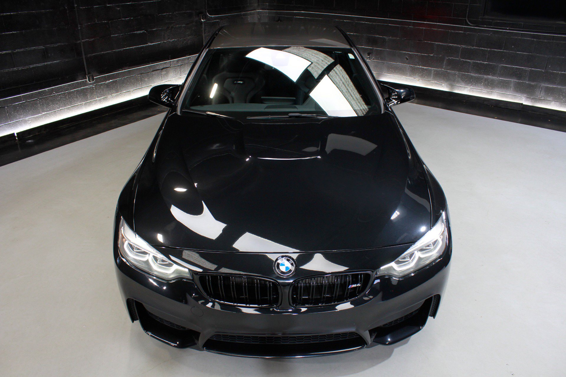 Used 2018 BMW M4 Coupe w/ Competition Package RWD image 9