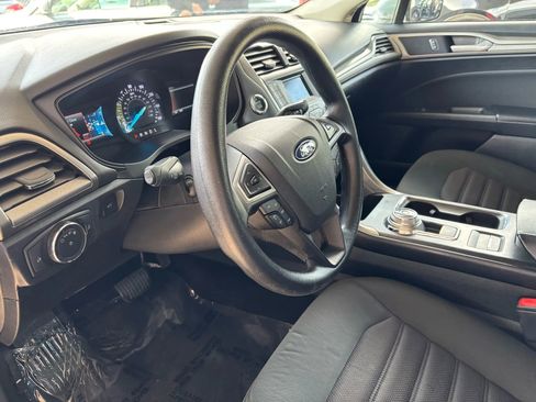 Used 2018 Ford Fusion SE image 15