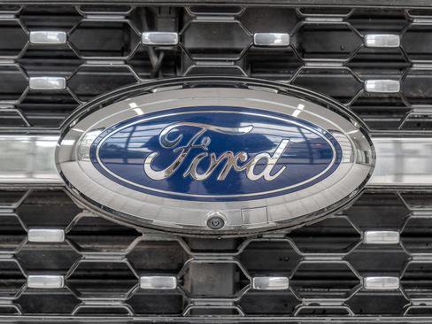 Used 2022 Ford F150 Platinum w/ Equipment Group 701A High AWD/4WD image 5