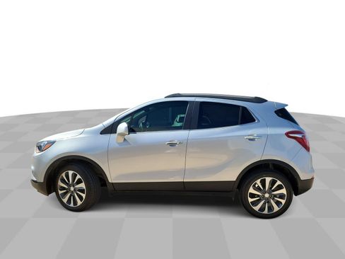 Used 2022 Buick Encore Preferred w/ Safety Package FWD image 5