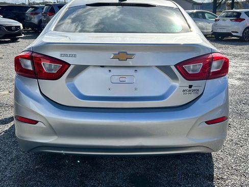 Used 2018 Chevrolet Cruze LS image 4