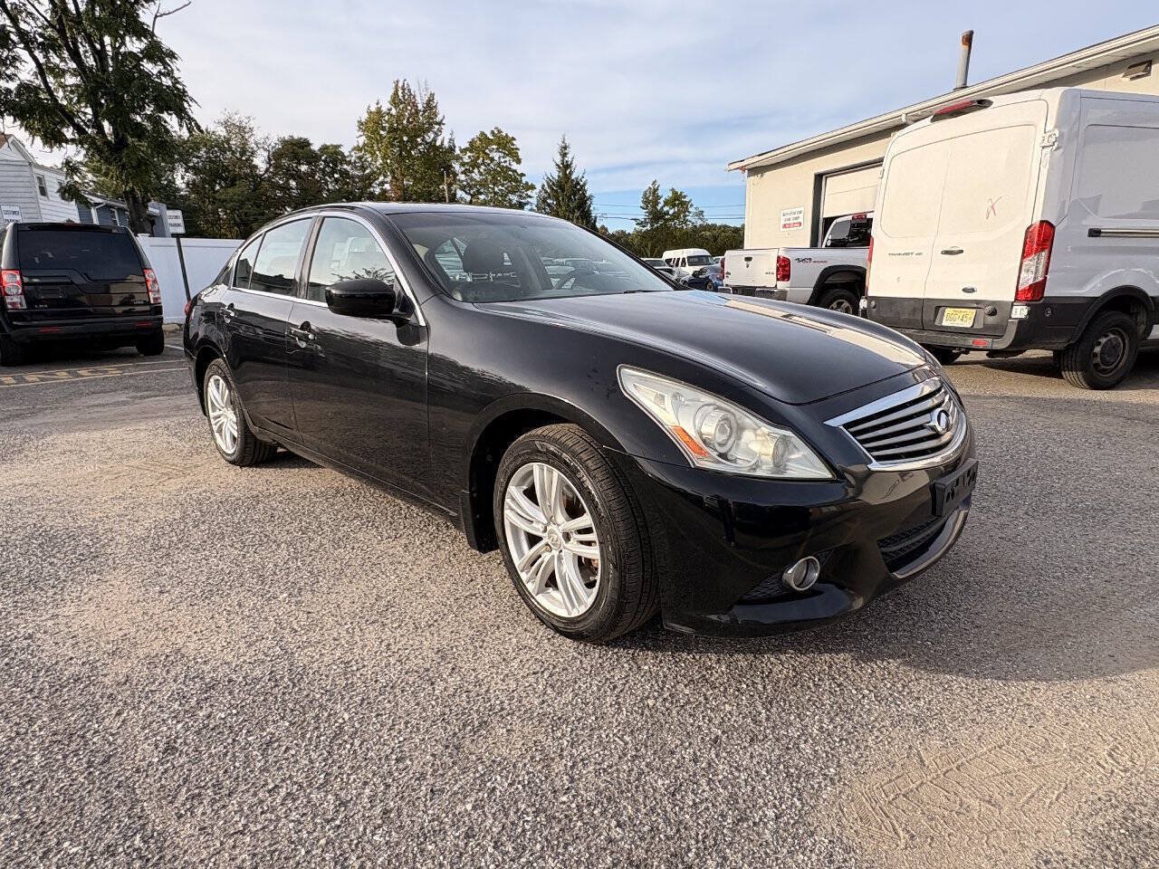Used 2011 INFINITI G25 x w/ Moonroof Pkg AWD/4WD image 4