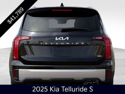 Certified 2025 Kia Telluride S image 13