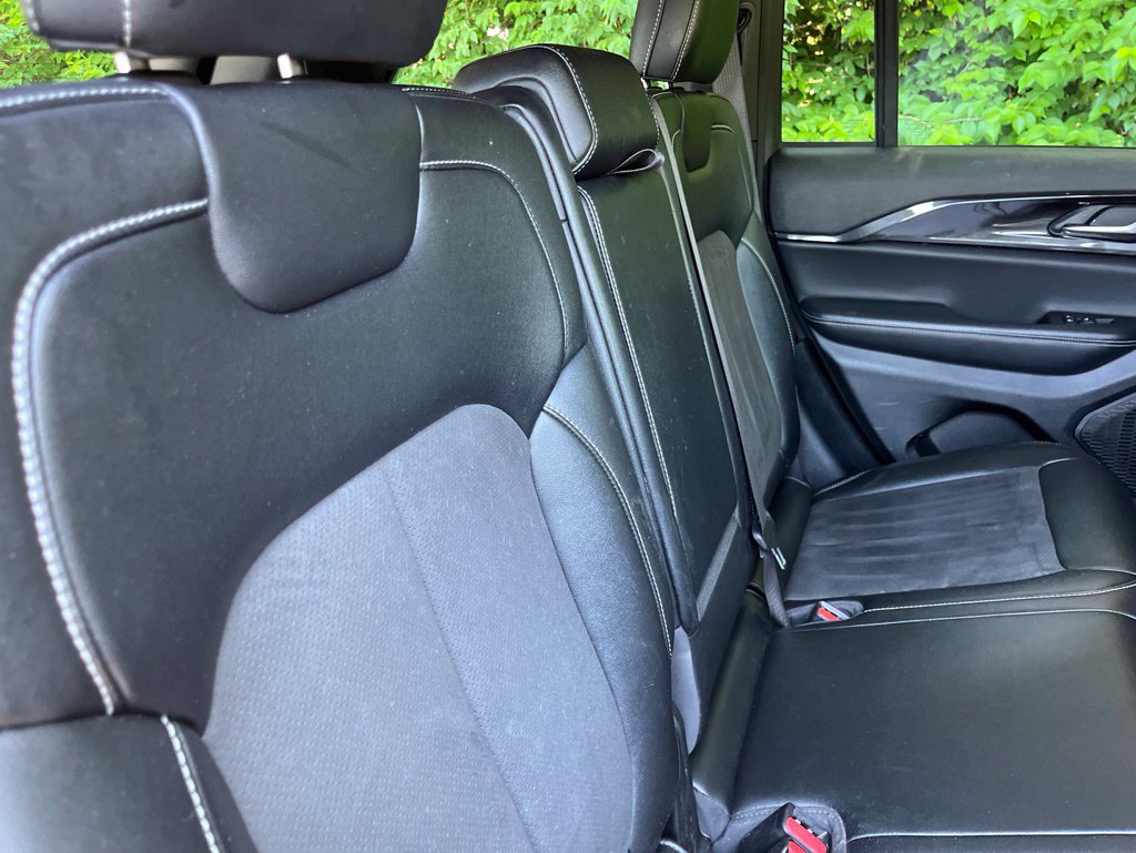 Used 2023 Jeep Grand Cherokee Altitude AWD/4WD image 30