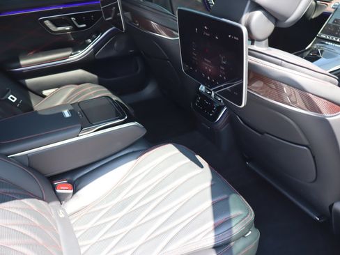 Used 2024 Mercedes-Benz S 63 AMG S w/ Carbon Fiber Exterior Package image 30