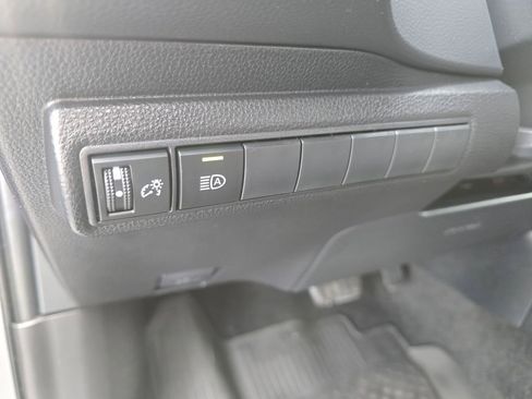 Certified 2023 Toyota Corolla SE image 18