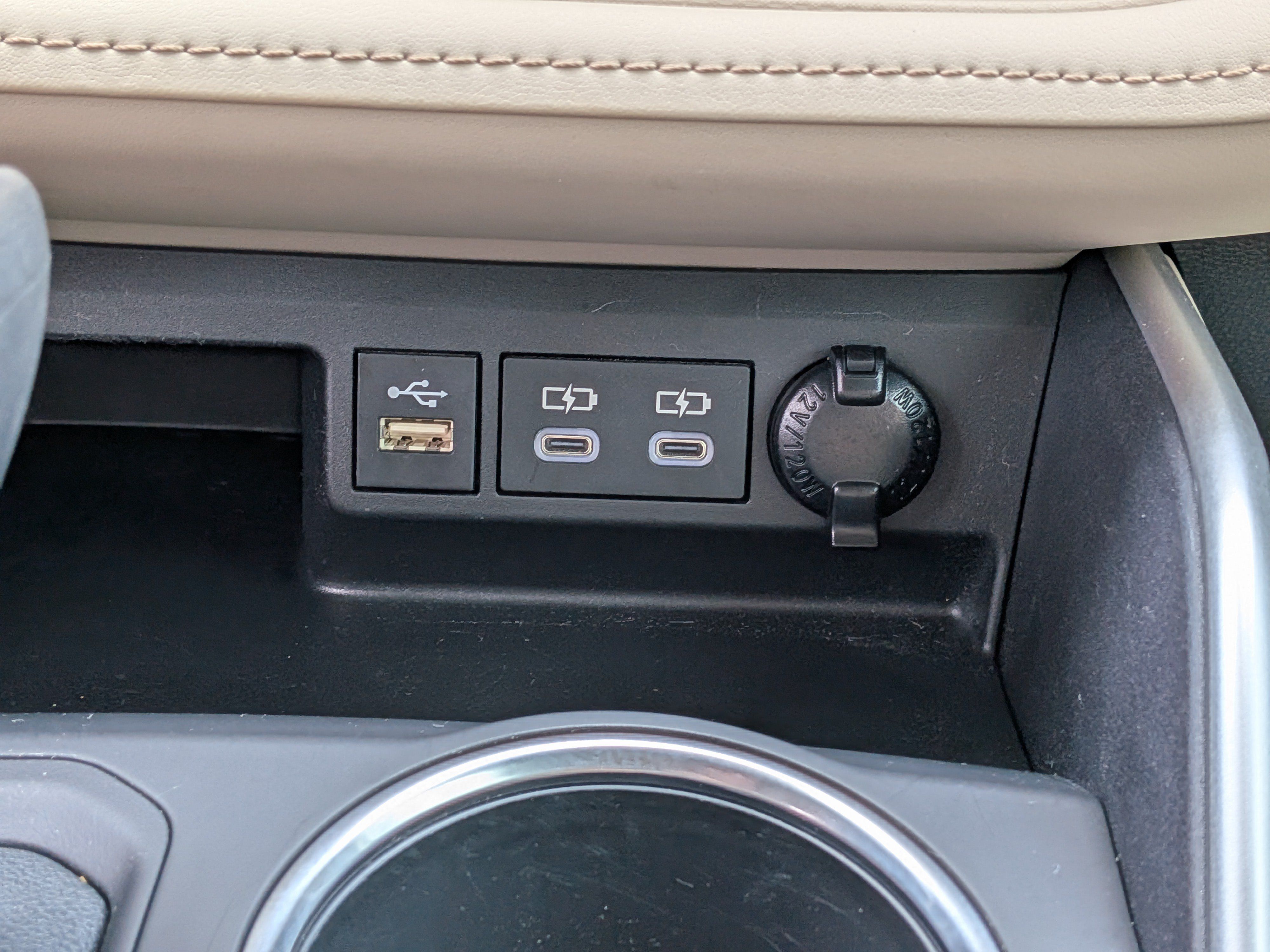 Used 2023 Toyota Highlander XLE FWD image 32