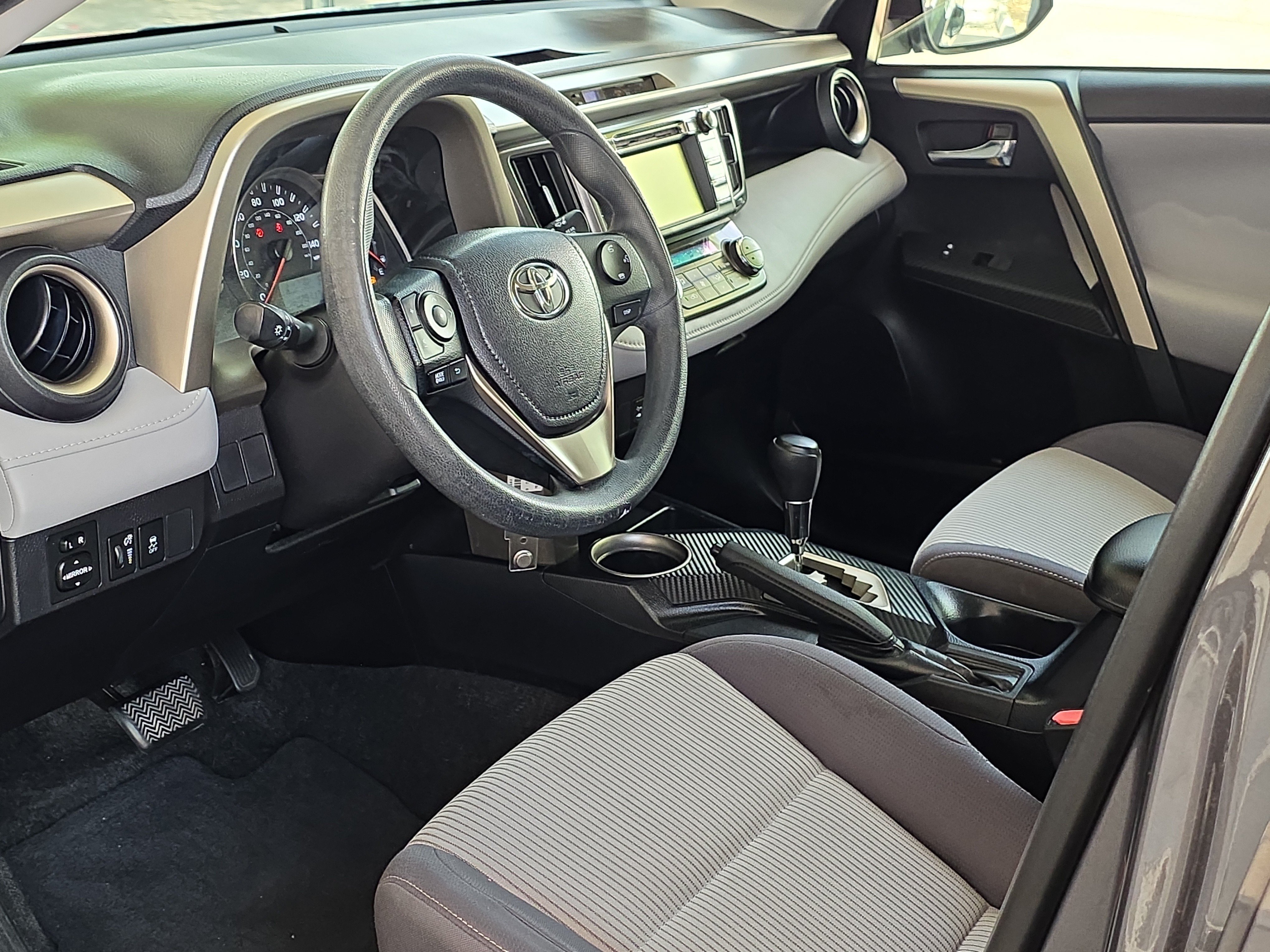 Used 2014 Toyota RAV4 XLE FWD image 9