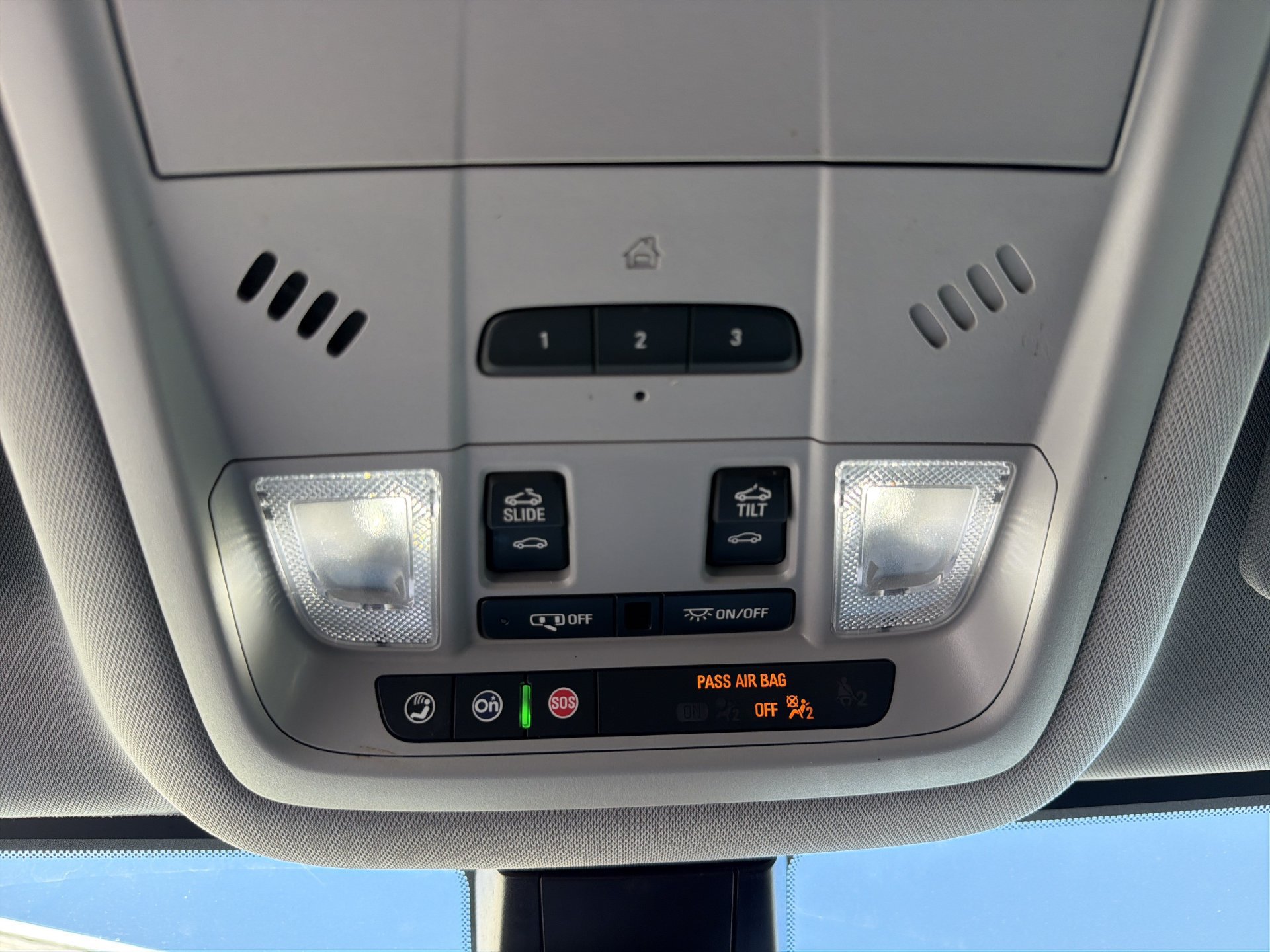 Used 2023 GMC Acadia SLE w/ Driver Convenience Package FWD image 10