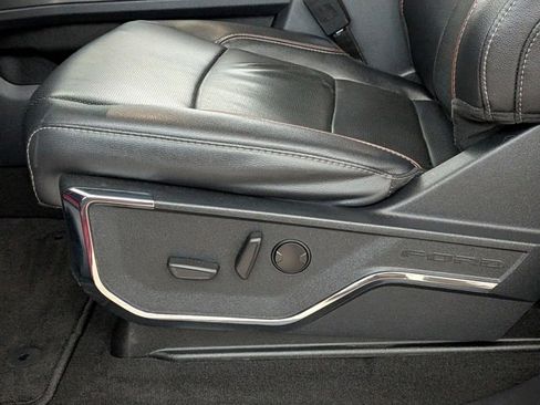 Used 2023 Ford F250 Lariat w/ Black Appearance Package image 16