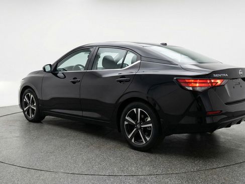 Used 2025 Nissan Sentra SV image 6