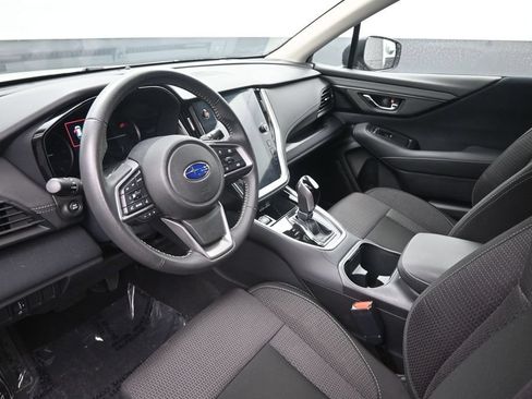 Used 2025 Subaru Outback Premium AWD/4WD image 19
