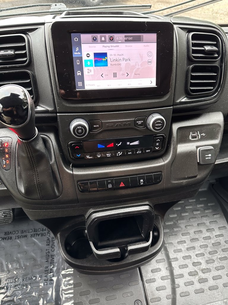 Used 2024 RAM ProMaster 2500 w/ Convenience Group FWD image 15