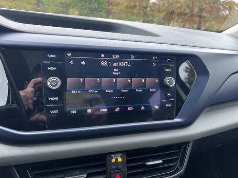 Certified 2022 Volkswagen Taos SE w/ Panoramic Sunroof Package image 22