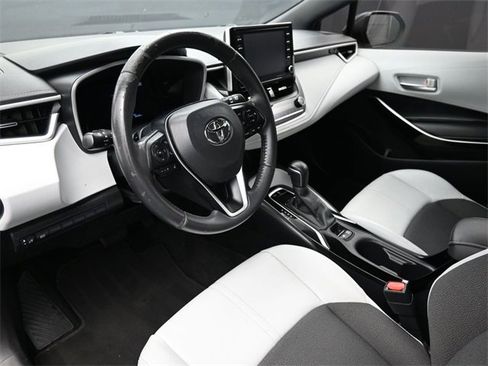 Used 2021 Toyota Corolla XSE image 18