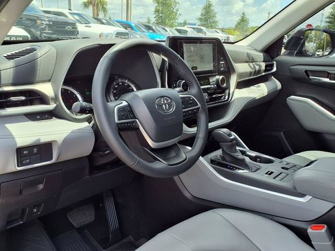 Used 2026 Toyota Highlander XLE AWD/4WD image 22