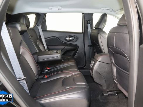 Used 2022 Jeep Cherokee Trailhawk image 13