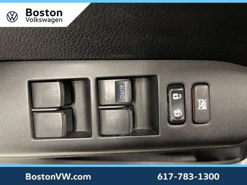 Used 2018 Toyota RAV4 LE image 26