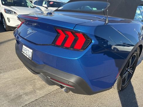 Used 2024 Ford Mustang Convertible image 12
