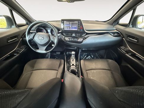 Used 2019 Toyota C-HR XLE FWD image 11