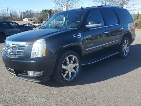 Used 2013 Cadillac Escalade Luxury image 1