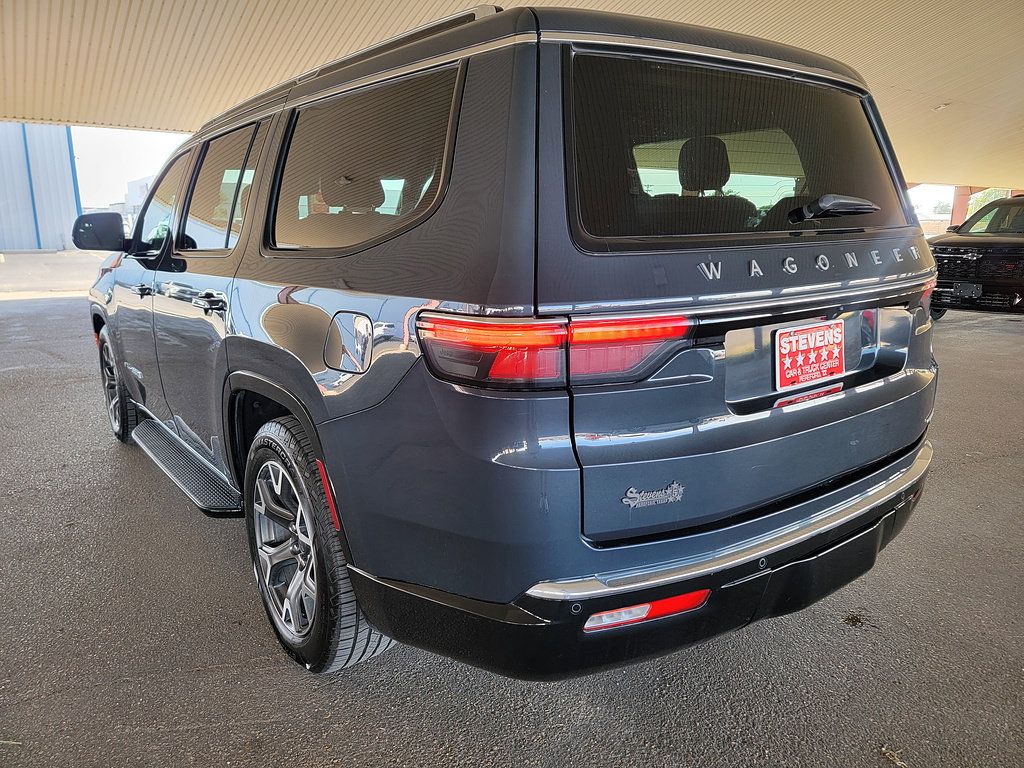 Used 2024 Jeep Wagoneer Series III AWD/4WD image 9