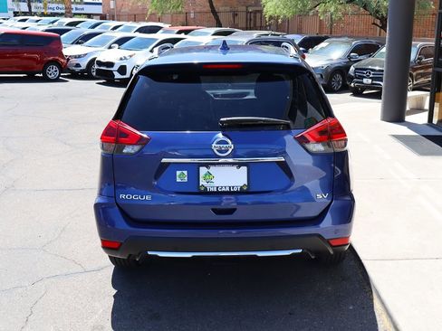 Used 2020 Nissan Rogue SV image 10