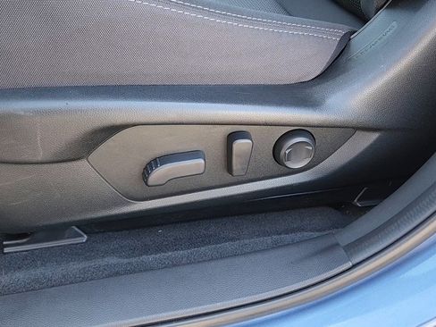 Used 2024 Subaru Crosstrek 2.0i Premium AWD/4WD image 9