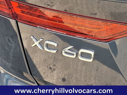 Used 2024 Volvo XC60 B5 Plus w/ Protection Package Premier image 31