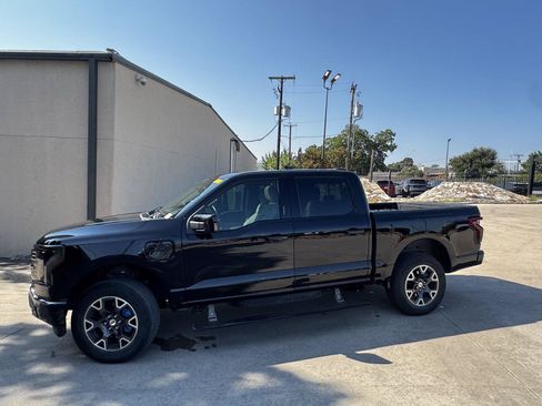 Used 2023 Ford F150 Lightning Platinum AWD/4WD image 3