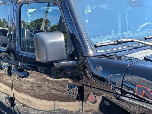 Used 2024 Jeep Gladiator Mojave w/ Technology Group AWD/4WD image 8
