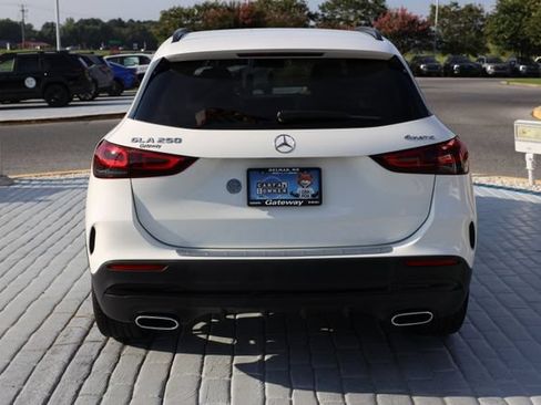 Used 2022 Mercedes-Benz GLA 250 4MATIC image 4