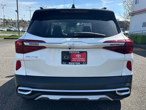 Used 2023 Kia Seltos S w/ Navigation Package AWD/4WD image 6