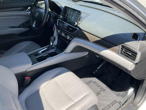 Used 2018 Honda Accord Touring image 25