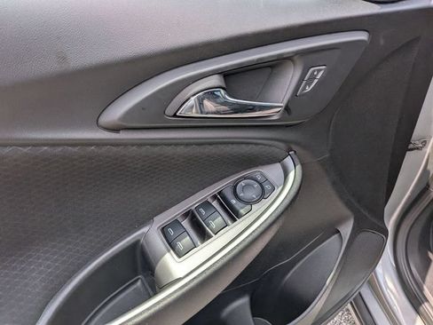 Used 2025 Chevrolet Malibu LT FWD image 14