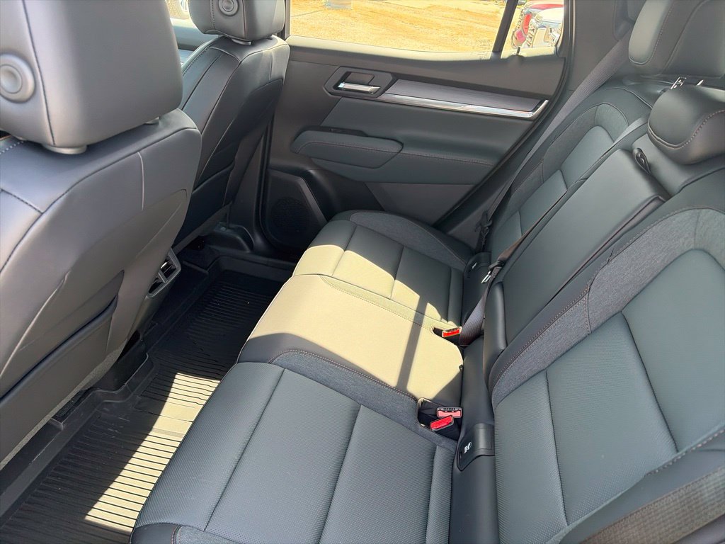 New 2027 GMC Terrain AT4 w/ LPO, Black Badging Package AWD/4WD image 11
