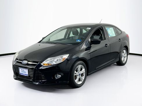 Used 2012 Ford Focus SE FWD image 1