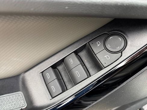 Certified 2025 Chevrolet Equinox LT w/ Convenience Package II image 18