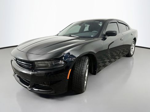 Used 2018 Dodge Charger SXT Plus w/ Driver Convenience Group RWD image 3