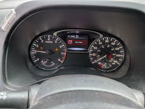 Used 2018 Nissan Pathfinder SL image 10