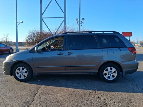 Used 2004 Toyota Sienna XLE image 3