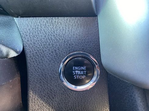 Used 2018 Toyota Highlander Limited image 18