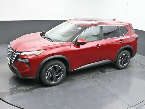 Used 2025 Nissan Rogue SV AWD/4WD image 40