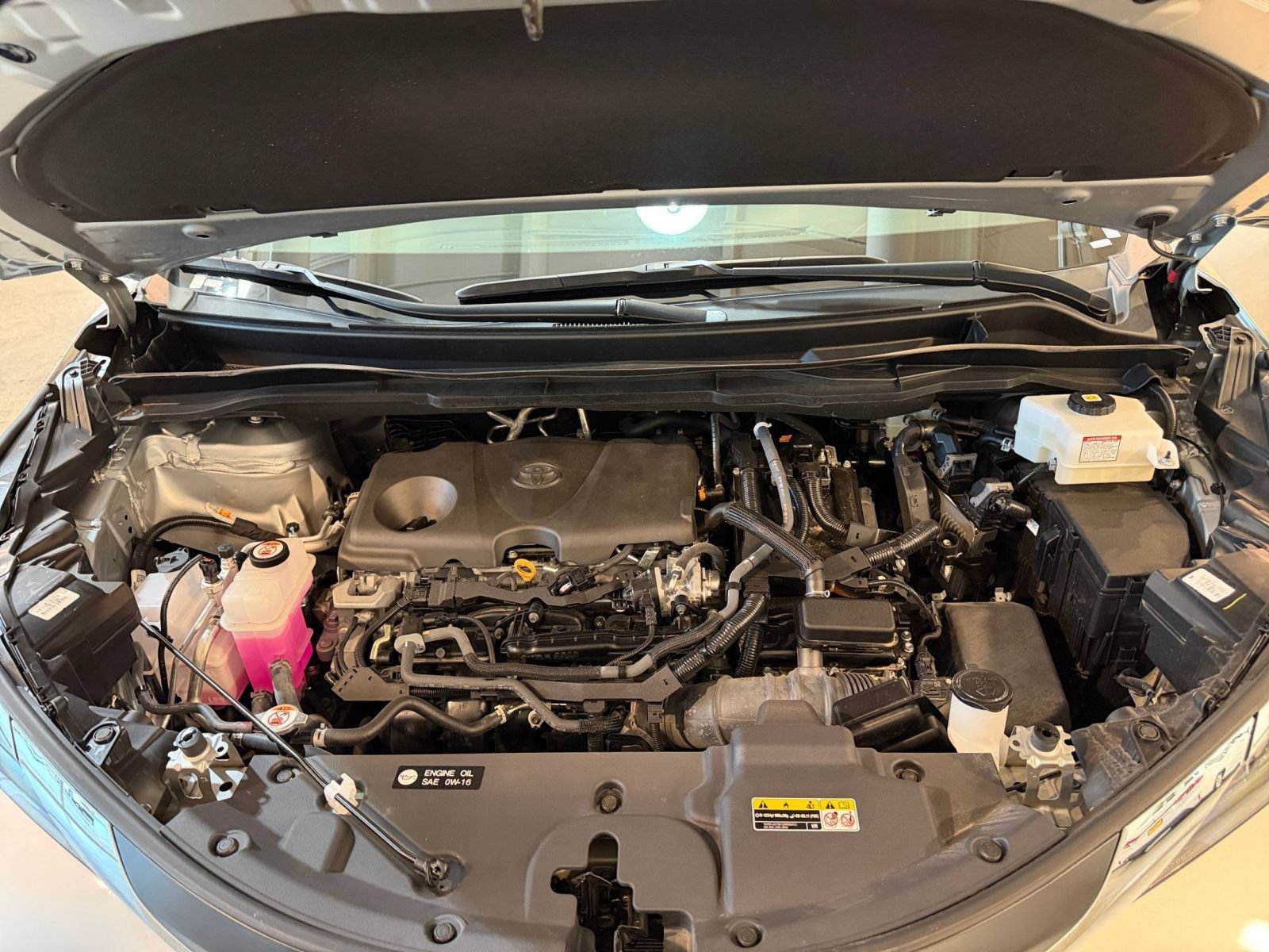 Used 2025 Toyota Sienna XLE FWD image 34