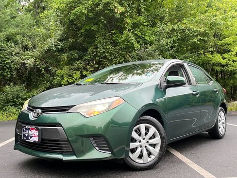 Used 2016 Toyota Corolla LE FWD image 1