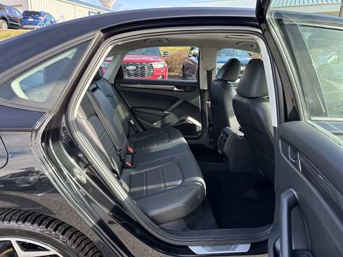 Used 2020 Volkswagen Passat 2.0T R-Line image 12
