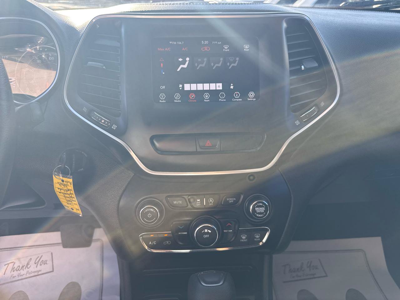 Used 2019 Jeep Cherokee Latitude w/ Popular Appearance Group FWD image 19