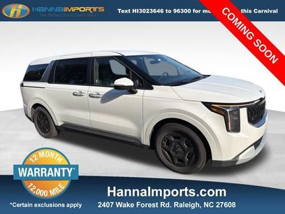 Used 2025 Kia Carnival