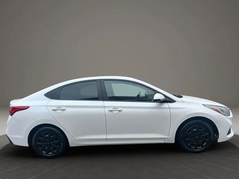 Used 2022 Hyundai Accent SE image 4