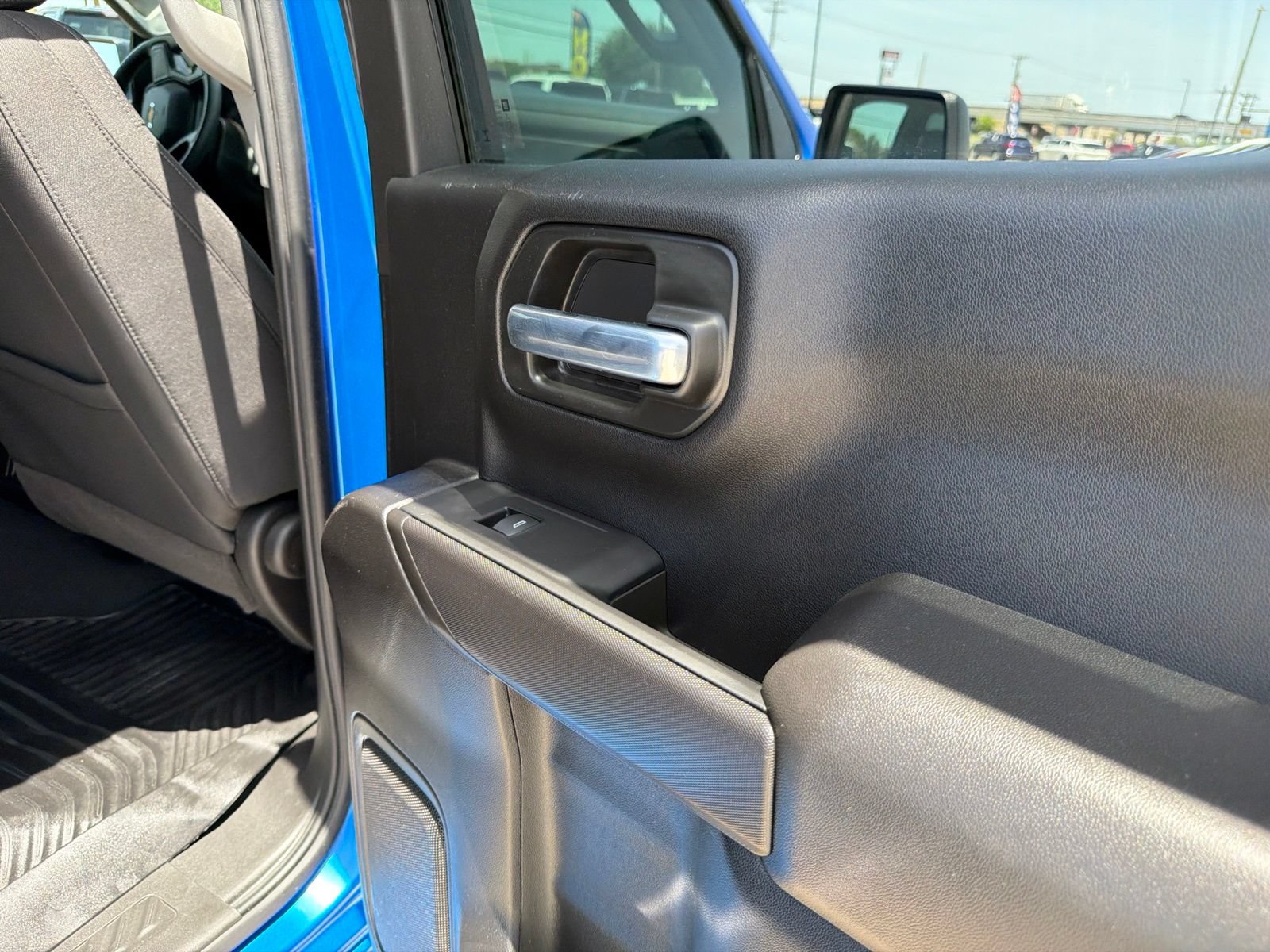 Used 2025 Chevrolet Silverado 1500 Custom RWD image 11